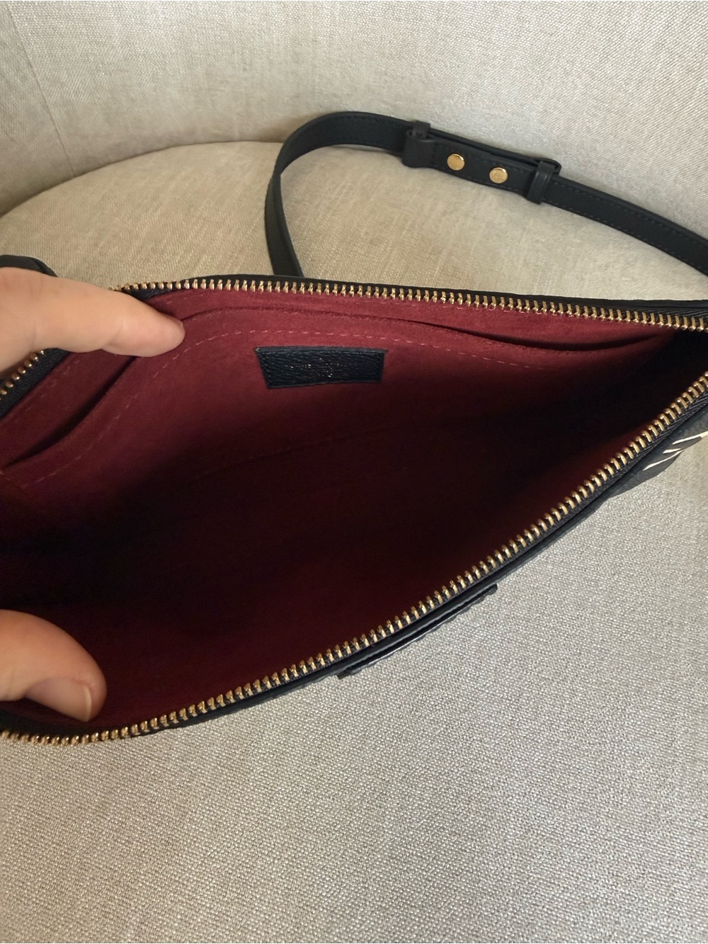 Louis Vuitton | Logo Bag - Picture 4 of 11